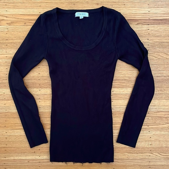 Black Mint Condition Knit Long Sleeve - Picture 1 of 2